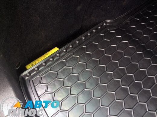 Автомобильный коврик в багажник Volkswagen Golf 5 03-/6 09- Universal (Avto-Gumm)
