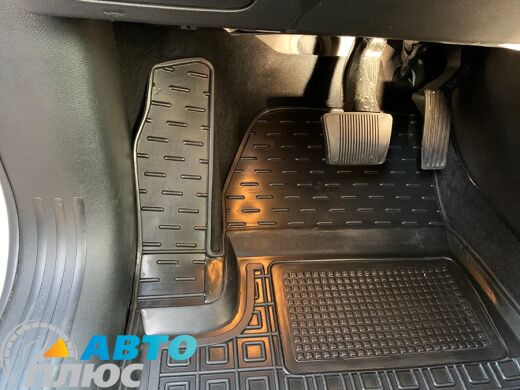 Автомобильные коврики в салон Jeep Cherokee 2014- (AVTO-Gumm)