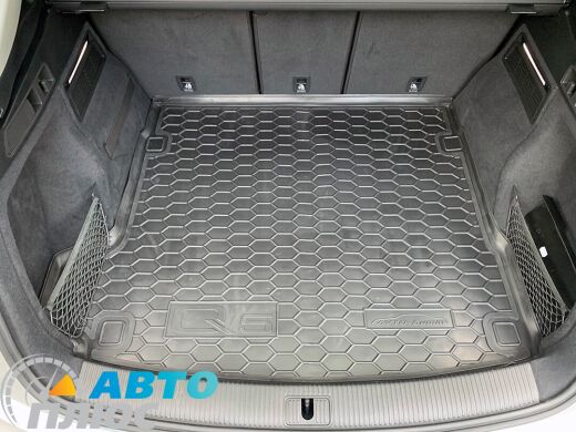 Автомобильный коврик в багажник Audi Q5 2016- (AVTO-Gumm)