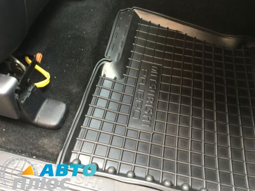 Автомобільні килимки в салон Mitsubishi Pajero Wagon 3/4 99-/07- (Avto-Gumm)
