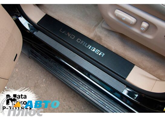 Накладки на пороги Toyota Land Cruiser 200 2007-2015 (Premium)