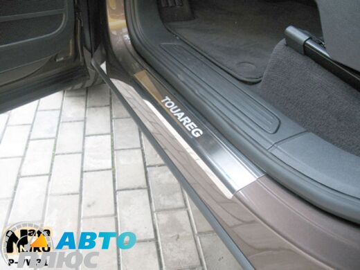 Накладки на пороги Volkswagen Touareg 2010- (Premium)