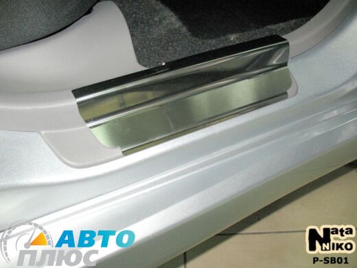 Накладки на пороги Subaru Forester 2 2002- (Premium)