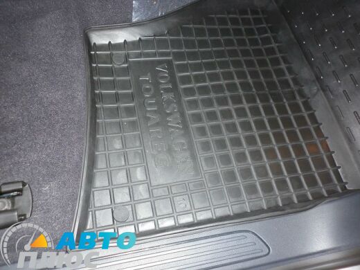 Автомобільні килимки в салон Volkswagen Touareg 2010- (Avto-Gumm)