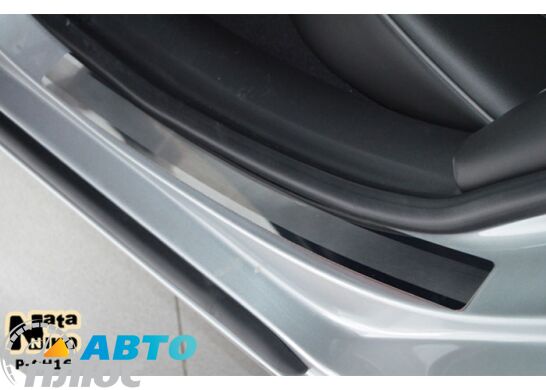 Накладки на пороги Chevrolet Malibu 2010- (Premium)