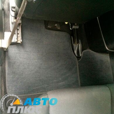 Mazda 6 2002- реальное фото ворсовых ковриков как лежат в машине купить черные бизнес Avtoplus.com.ua