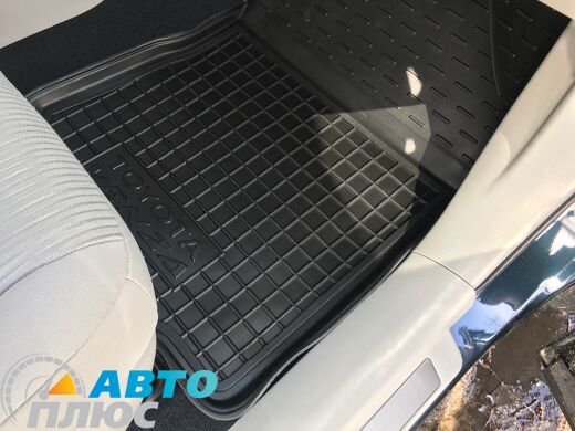 Автомобільні килимки в салон Toyota Venza 2008- (Avto-Gumm)