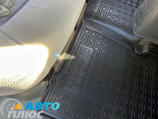 Автомобільні килимки в салон Hyundai Santa Fe 2000-2006 (AVTO-Gumm)