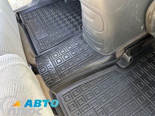 Автомобільні килимки в салон Hyundai Santa Fe 2000-2006 (AVTO-Gumm)
