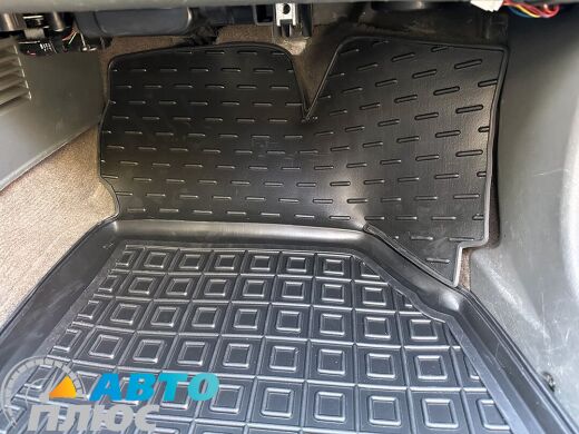 Автомобільні килимки в салон Hyundai Santa Fe 2000-2006 (AVTO-Gumm)