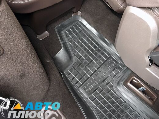 Автомобильные коврики в салон Mercedes GL (X166) 12-/GLS 14- (7 мест) (Avto-Gumm)