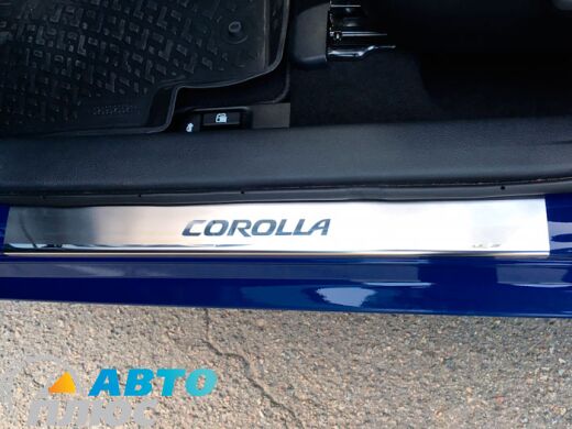 Накладки на пороги Toyota Corolla 2013- (Premium)