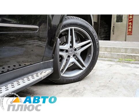 Комплект брызговиков Mercedes ML (W164) 2005-2011 с порогами (AVTM)