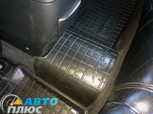 Автомобильные коврики в салон Honda Accord 2003-2007 (Avto-Gumm)