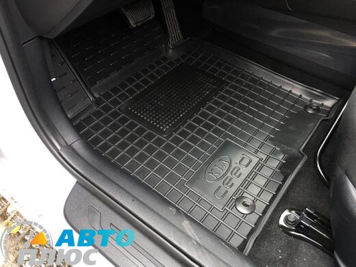 Автомобильные коврики в салон Kia Ceed (JD) 2012- (Avto-Gumm)