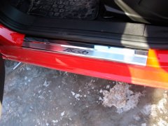 Накладки на пороги Ford Fiesta 2008- (Premium)