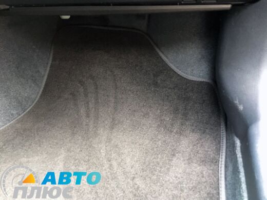 Фото текстильных ковриков как лежат в машине Toyota Camry 50 2011- черные бизнес Avtoplus.com.ua
