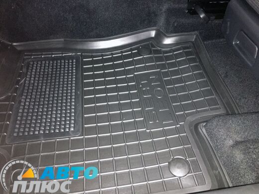 Автомобильные коврики в салон Seat Leon 2013- (5 дверей) (Avto-Gumm)