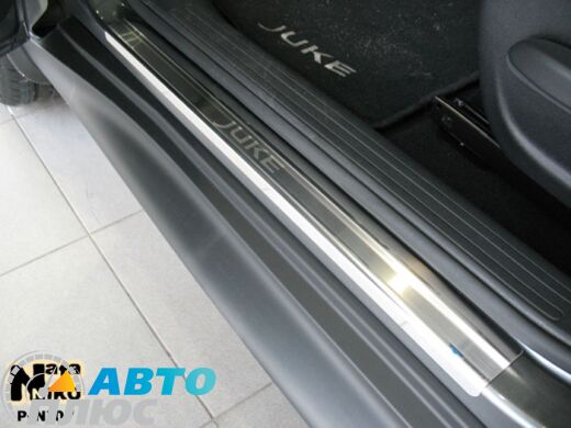 Накладки на пороги Nissan Juke 2010- (Premium)