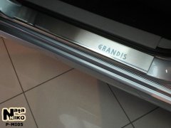 Накладки на пороги Mitsubishi Grandis 2003- (Premium)