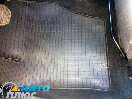 Передние резиновые коврики Citroen C4/DS4 11-/Peugeot 308 08- (Stingray)