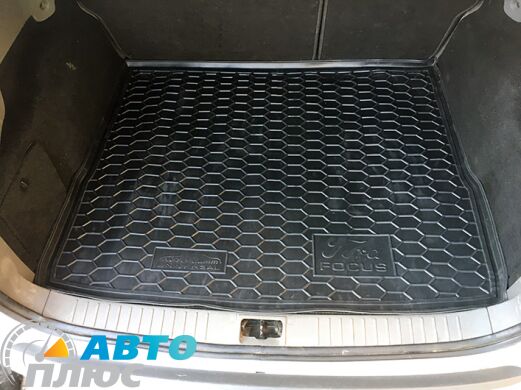 Автомобильный коврик в багажник Ford Focus 2 2004- (Universal) (Avto-Gumm)