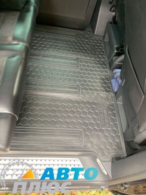 Автомобільні килимки в салон Volkswagen T5 Multivan 2010- (2-й ряд) (Avto-Gumm)