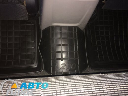 Автомобильные коврики в салон Mitsubishi L200 2006-2016 (AVTO-Gumm)