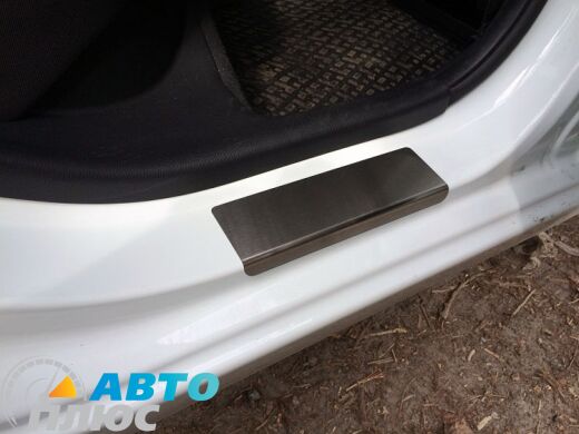 Накладки на пороги автомобиля Kia Rio 2011- (Standart)