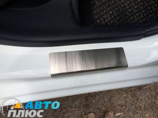 Накладки на пороги автомобиля Kia Rio 2011- (Standart)