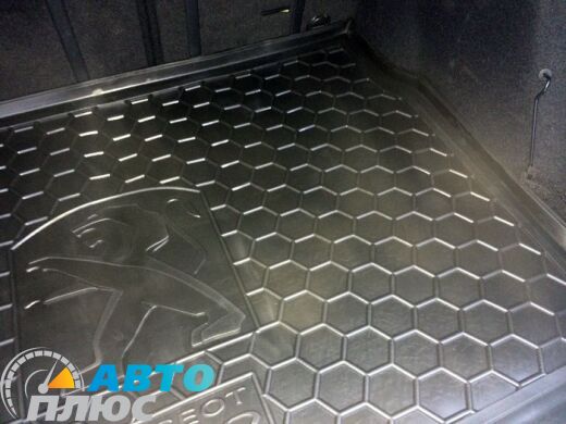 Автомобильный коврик в багажник Peugeot 2008 2014- (Avto-Gumm)