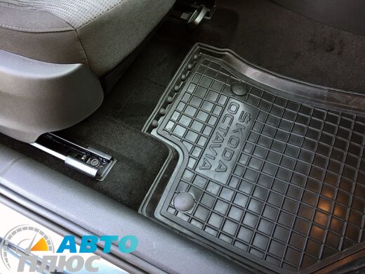 Автомобільні килимки в салон Skoda Octavia A7 2013- (Avto-Gumm)
