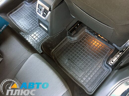 Автомобільні килимки в салон Skoda Octavia A7 2013- (Avto-Gumm)