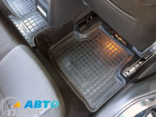 Автомобільні килимки в салон Skoda Octavia A7 2013- (Avto-Gumm)