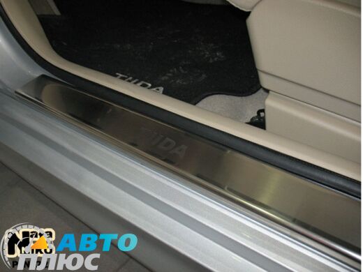 Накладки на пороги Nissan Tiida 2004- (Premium)