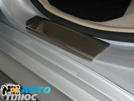 Накладки на пороги Nissan Tiida 2004- (Premium)