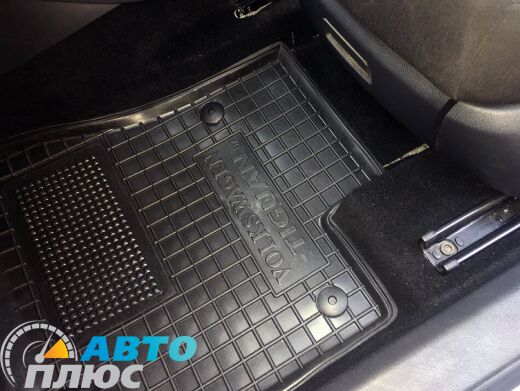 Передні килимки в автомобіль Volkswagen Tiguan 2007-2016 (Avto-Gumm)