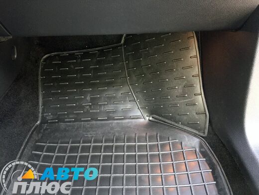Передні килимки в автомобіль Volkswagen Tiguan 2007-2016 (Avto-Gumm)