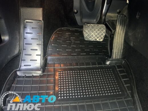 Передні килимки в автомобіль Volkswagen Tiguan 2007-2016 (Avto-Gumm)