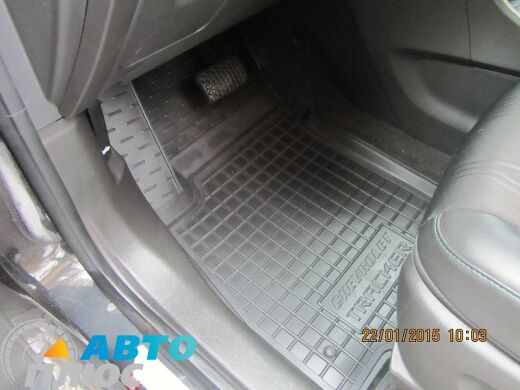 Автомобильные коврики в салон Chevrolet Tracker 2013- (Avto-Gumm)