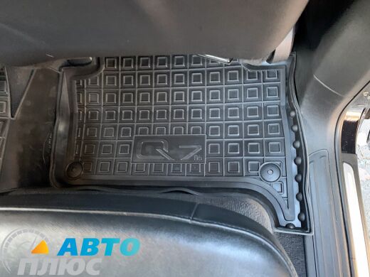Автомобільні килимки в салон Audi Q7 2005- (Avto-Gumm)