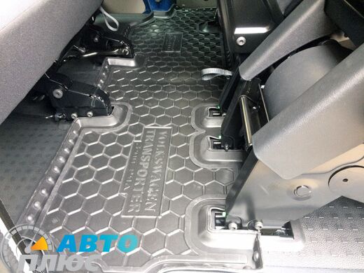 Автомобільні килимки в салон Volkswagen T5 Caravelle 2010- (3-й ряд) з пічкою (Avto-Gumm)
