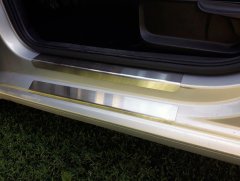 Накладки на пороги автомобиля Volkswagen Polo 2009- SD/HB (Standart)