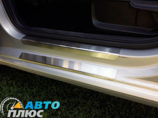Накладки на пороги автомобиля Volkswagen Polo 2009- SD/HB (Standart)