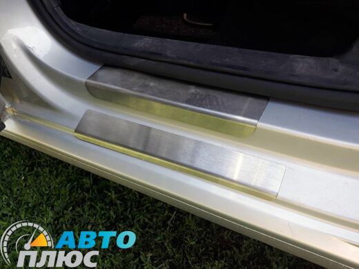 Накладки на пороги автомобиля Volkswagen Polo 2009- SD/HB (Standart)