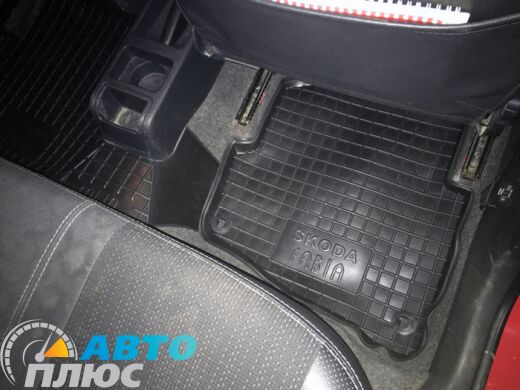 Автомобільні килимки в салон Skoda Fabia 2000-2007 (Avto-Gumm)