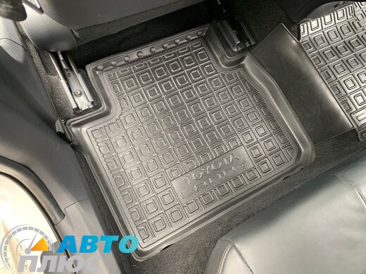 Автомобільні килимки в салон Toyota Camry 70 2018- (Avto-Gumm)