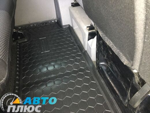 Автомобільні килимки в салон Volkswagen T5 Caravelle 2010- (2-й ряд) без пічки (Avto-Gumm)