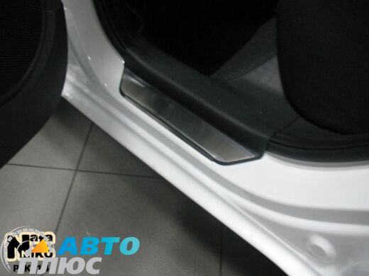 Накладки на пороги Kia Soul 2008-2014 (Premium)