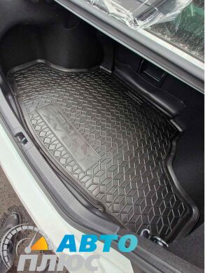 Автомобильный коврик в багажник Toyota Camry 80 2024- (ДВС) (AVTO-Gumm)